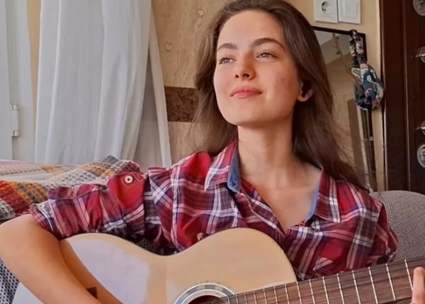 Ava Yaman Kimdir Taşacak Bu Deniz’in “Eleni”Si Hakkında Merak Edilenler (2)