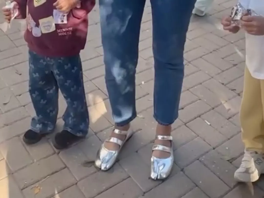 Buse Varol’un 50 Bin Tl’lik Toynak Ayakkabısı Gündem Oldu