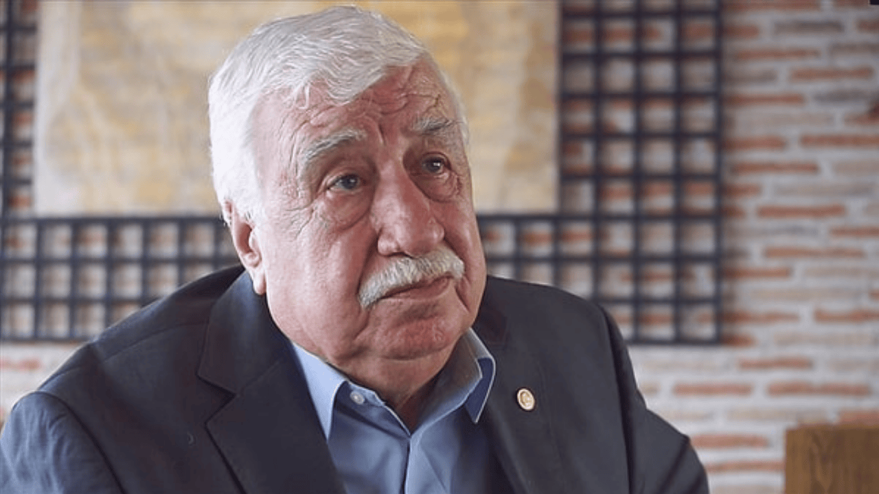 Tiyatro Dünyasının Acı Kaybı! Ahmet Gülhan Hayatını Kaybetti