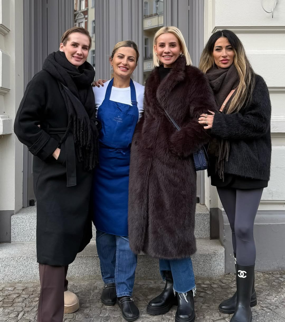 Esra Erol Çoluğu Çocuğu Toplayıp Almanya'ya Gitti! (3)