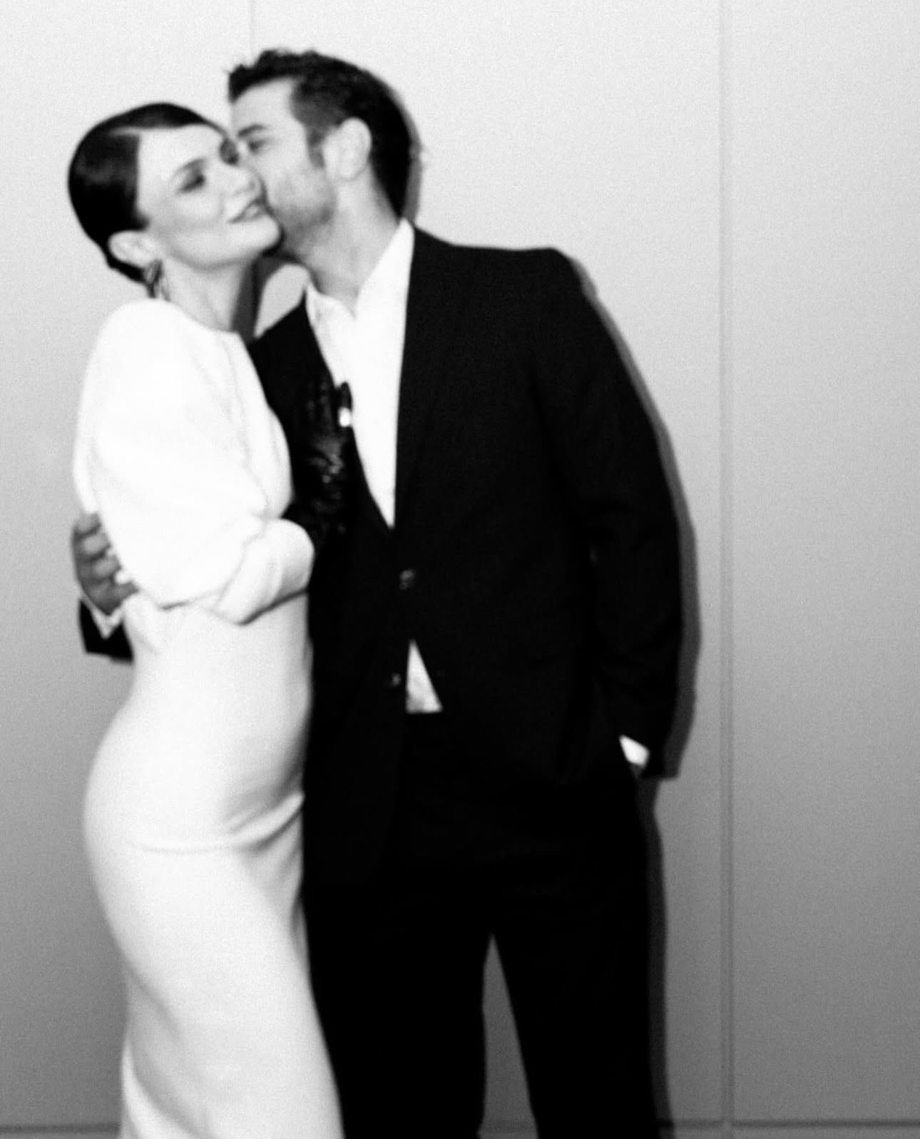 Uzak Şehir’in Yıldızı Sinem Ünsal’dan Sevgilisi Berk Cankat’la Aşk Dolu Paylaşım (3)