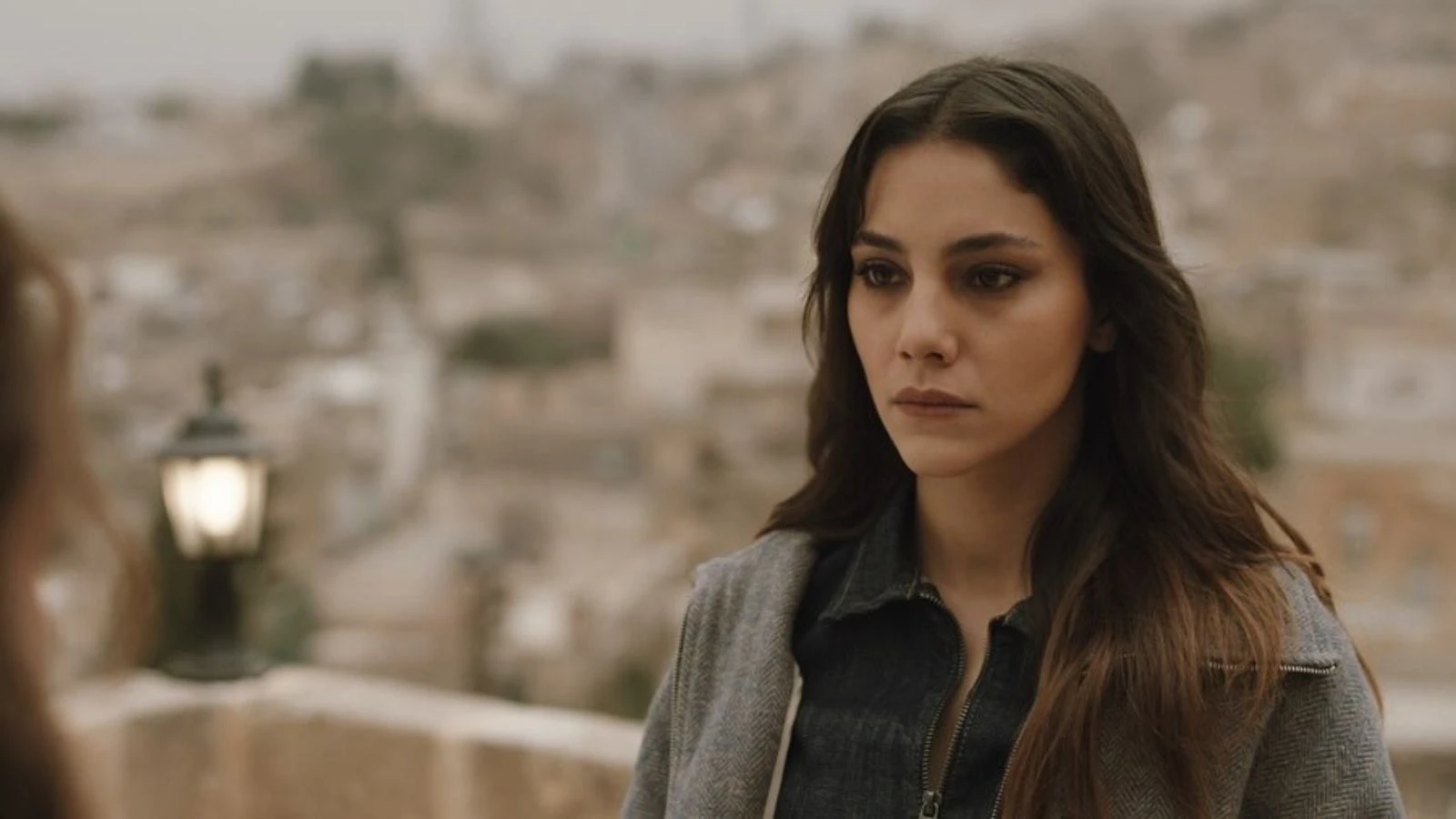 Uzak Şehir’in Zerrin’i Dehşeti Yaşadı! Gizli Hesaptan Ölüm Tehdidi (2)