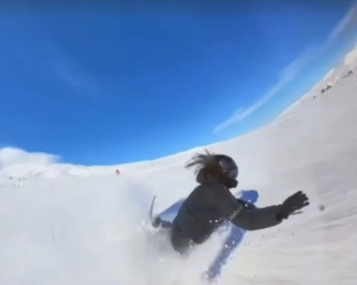 Elif Buse Doğan Kayak Tatilinde Talihsiz Kaza Atlattı (1)