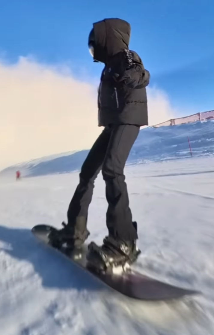 Elif Buse Doğan Kayak Tatilinde Talihsiz Kaza Atlattı (2)