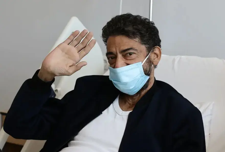 Hakan Taşıyan Kalp Krizi Geçirdi Ünlü Şarkıcının Durumu Kritik (2)