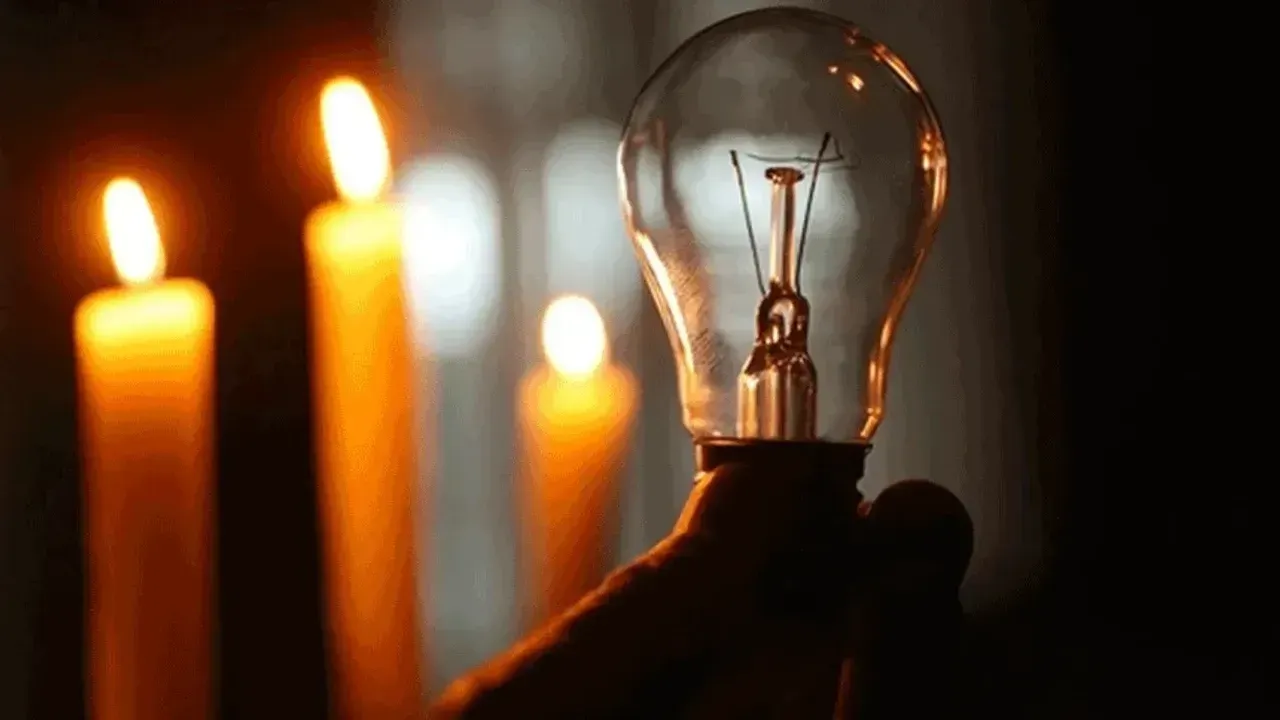 İstanbul'da Elektrikler Saatlerce Kesilecek İşte Etkilenecek İlçeler