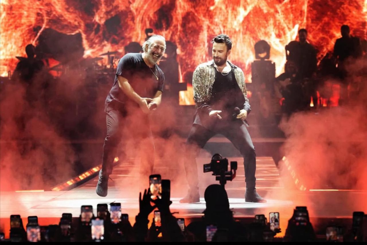 Tarkan’dan Cem Yılmaz’a Sürpriz Teşekkür (3)