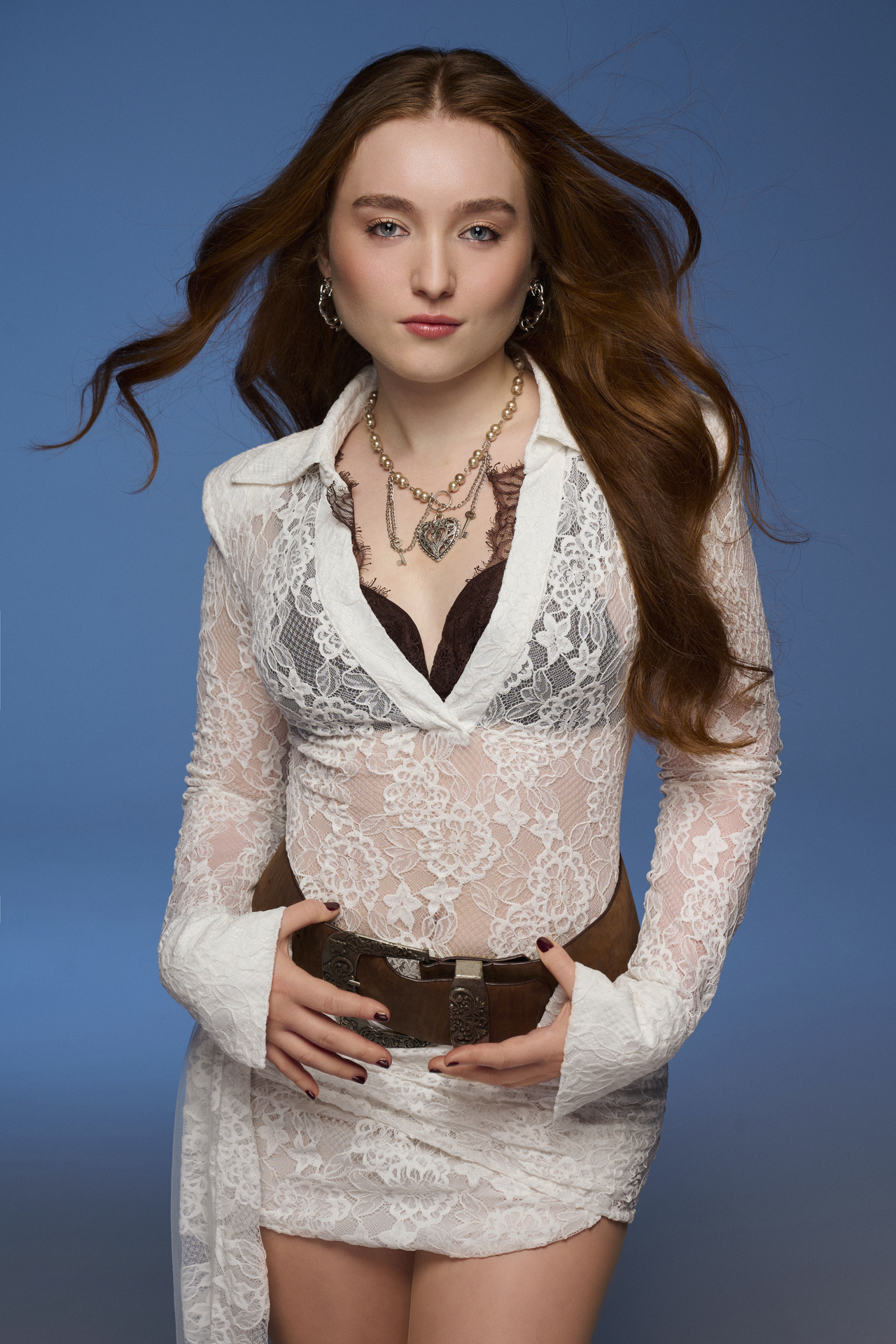 Işıl Ayman Lüzumsuz Sanatçı Görseli 3 (1) (1)