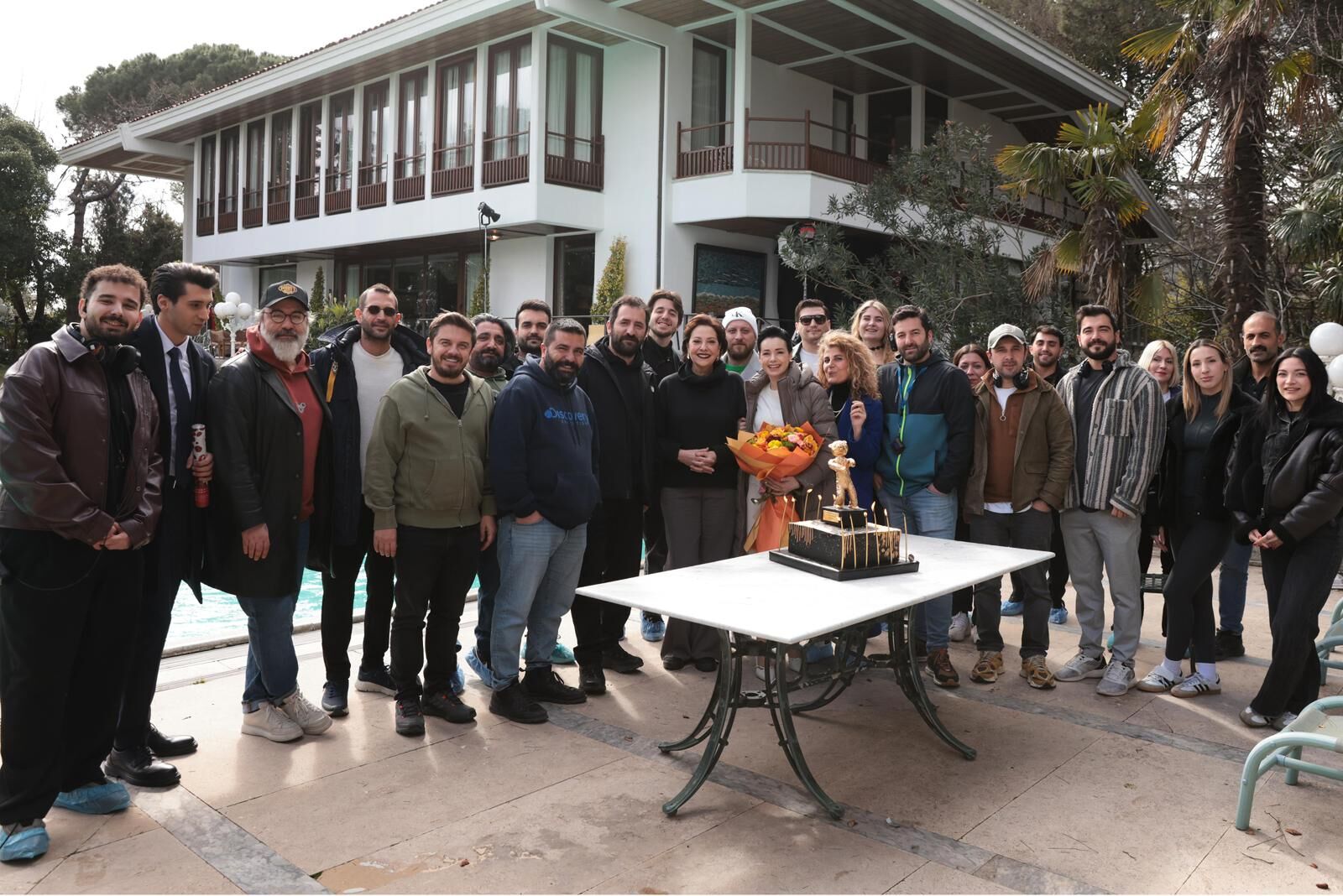 Kıskanmak Dizisinin Setinde Guru Dolu Anlar (2)