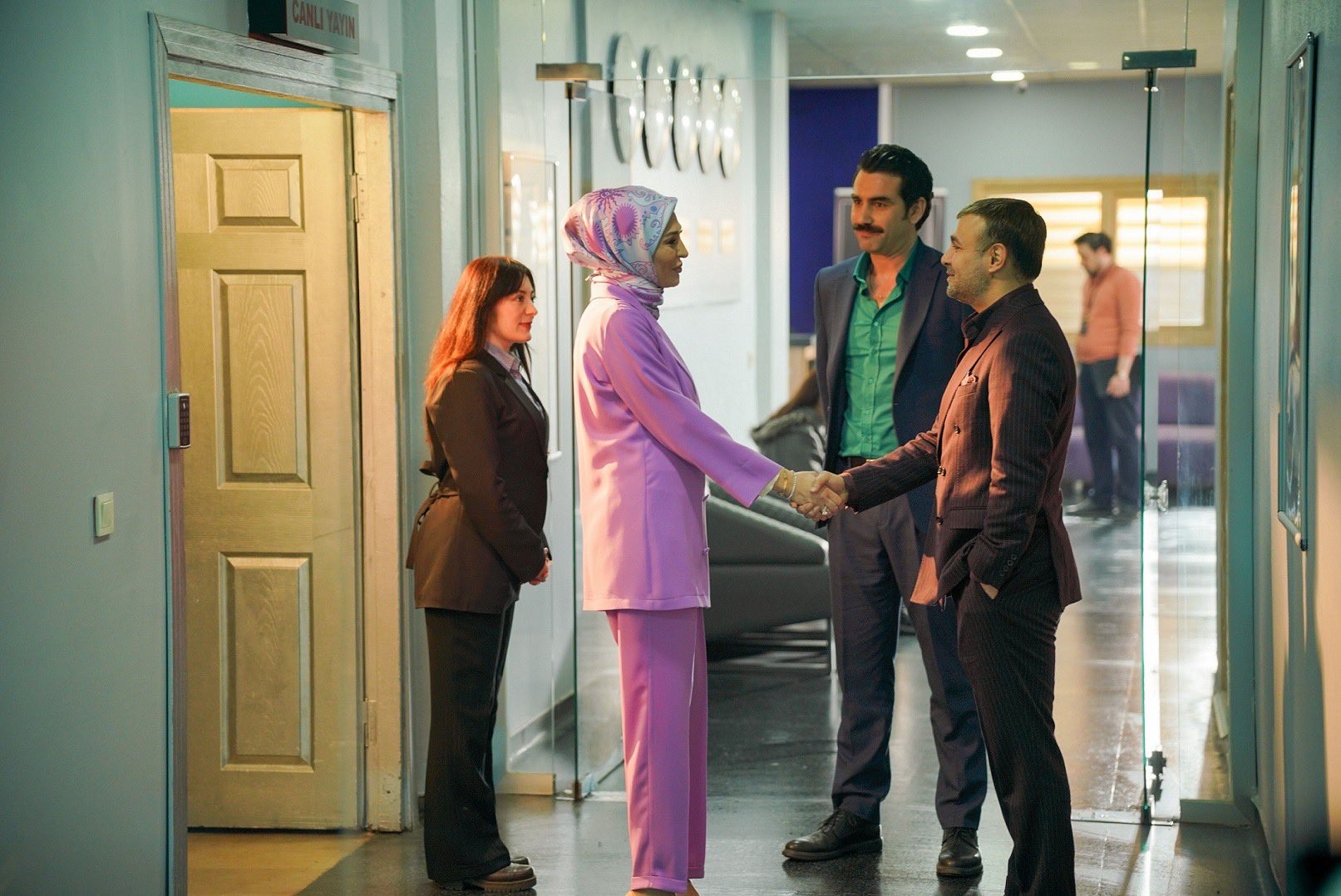 Kızılcık Şerbeti’nde Şef Şükran Kaymak Sürprizi! (2)