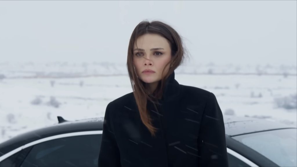 Mardin’de Karlar Altında Güzellik Şovu Sinem Ünsal Sosyal Medyayı Salladı (1)