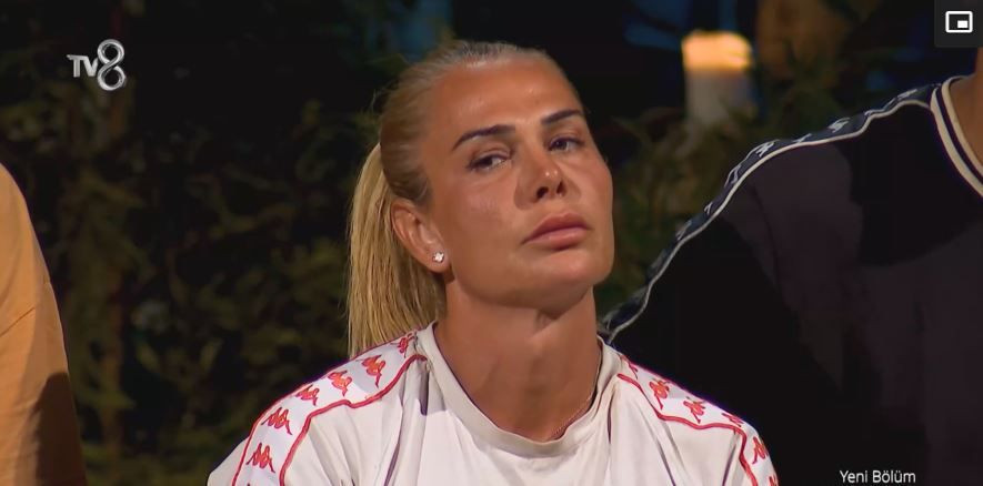 Survivor'da Gerilimli Gece! Nagihan Karadere Diskalifiye Mi Oldu (3)