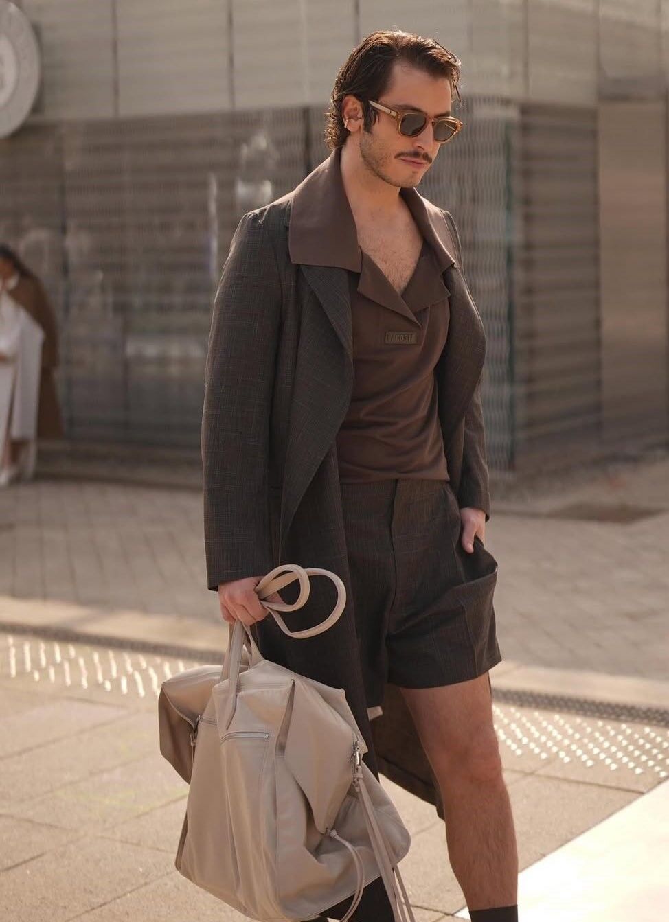 Boran Kuzum Paris Moda Haftası’nda! Şortlu Kombini Dikkat Çekti (1)