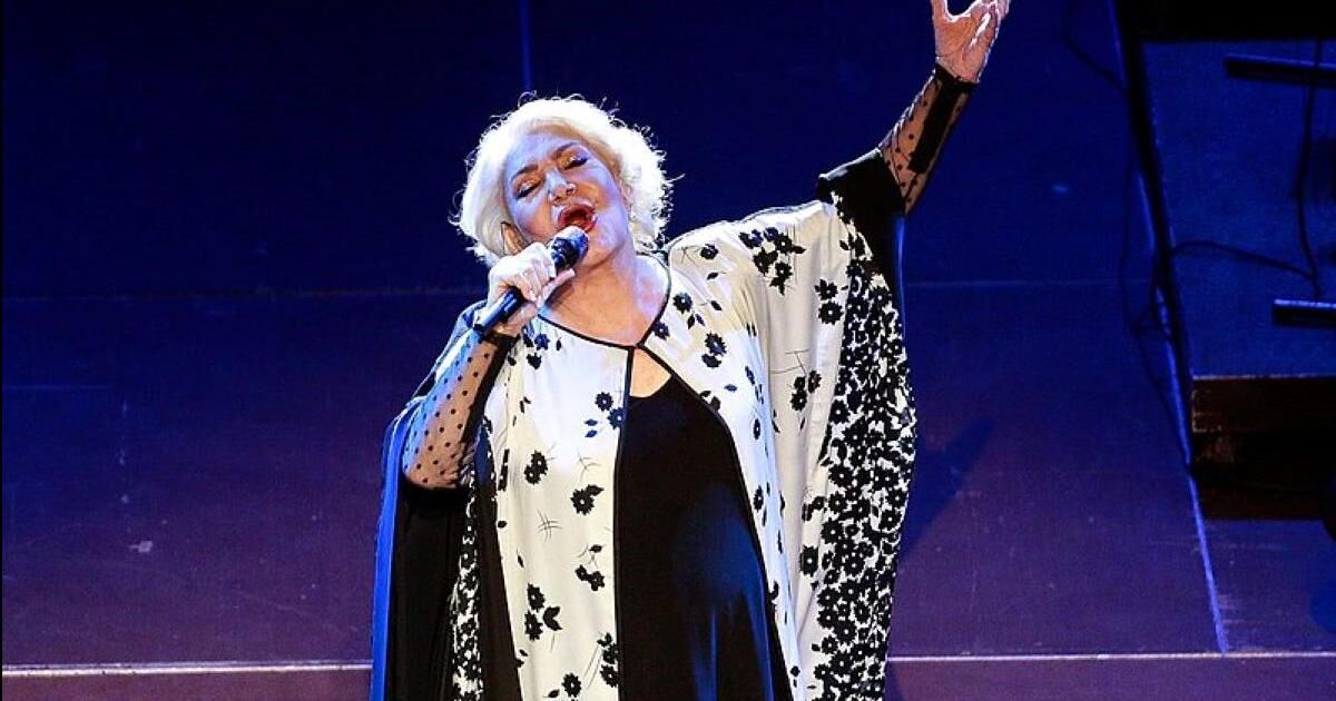 Yunanistan’ın Efsane Sesi Marinella Hayatını Kaybetti