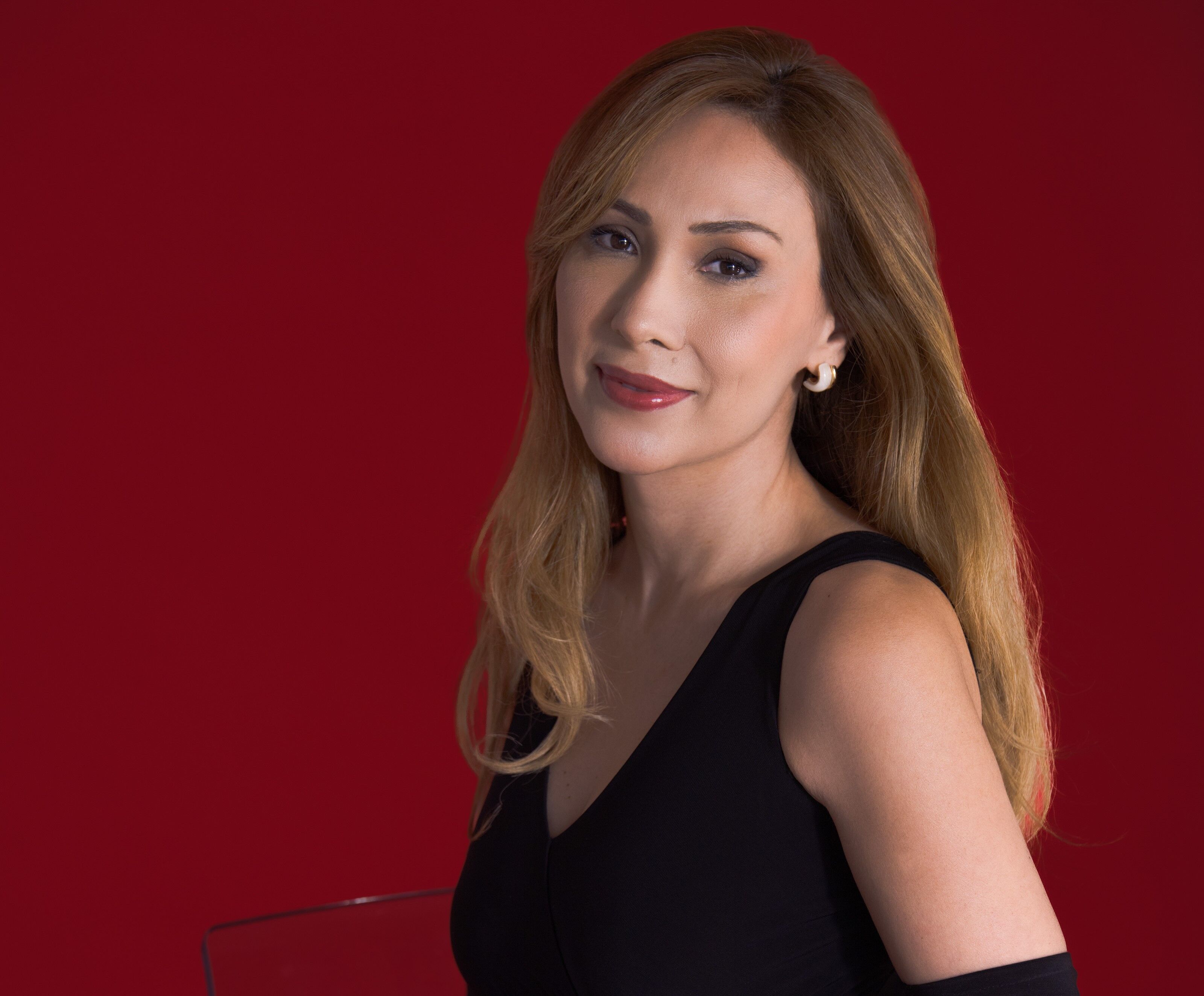 Çiğdem Çelik’ten dikkat çeken proje! “Mavi” yapay zeka klibiyle yayınlandı