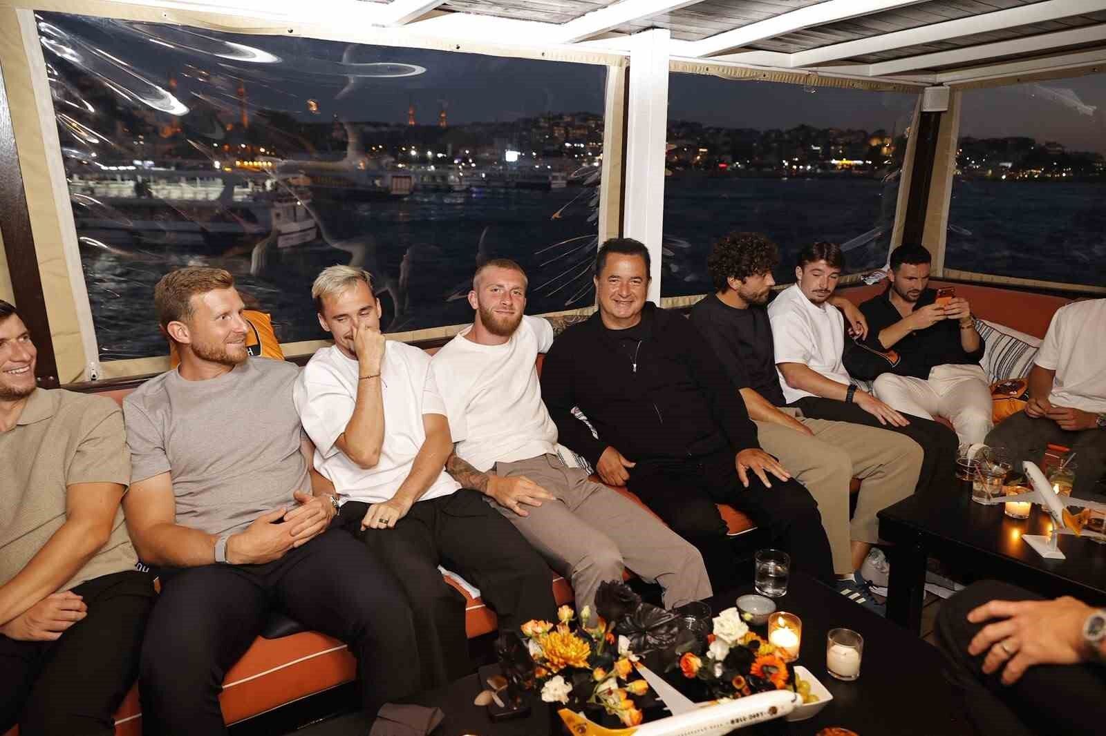 Acun Ilıcalı Hull City'e İstanbul'da boğaz turu yaptırdı