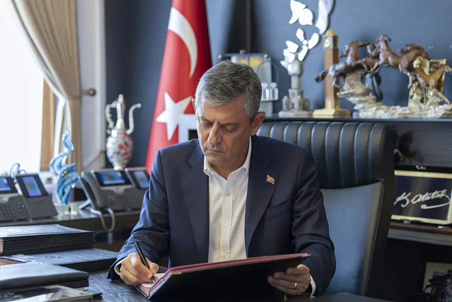 Özgür Özel (2)