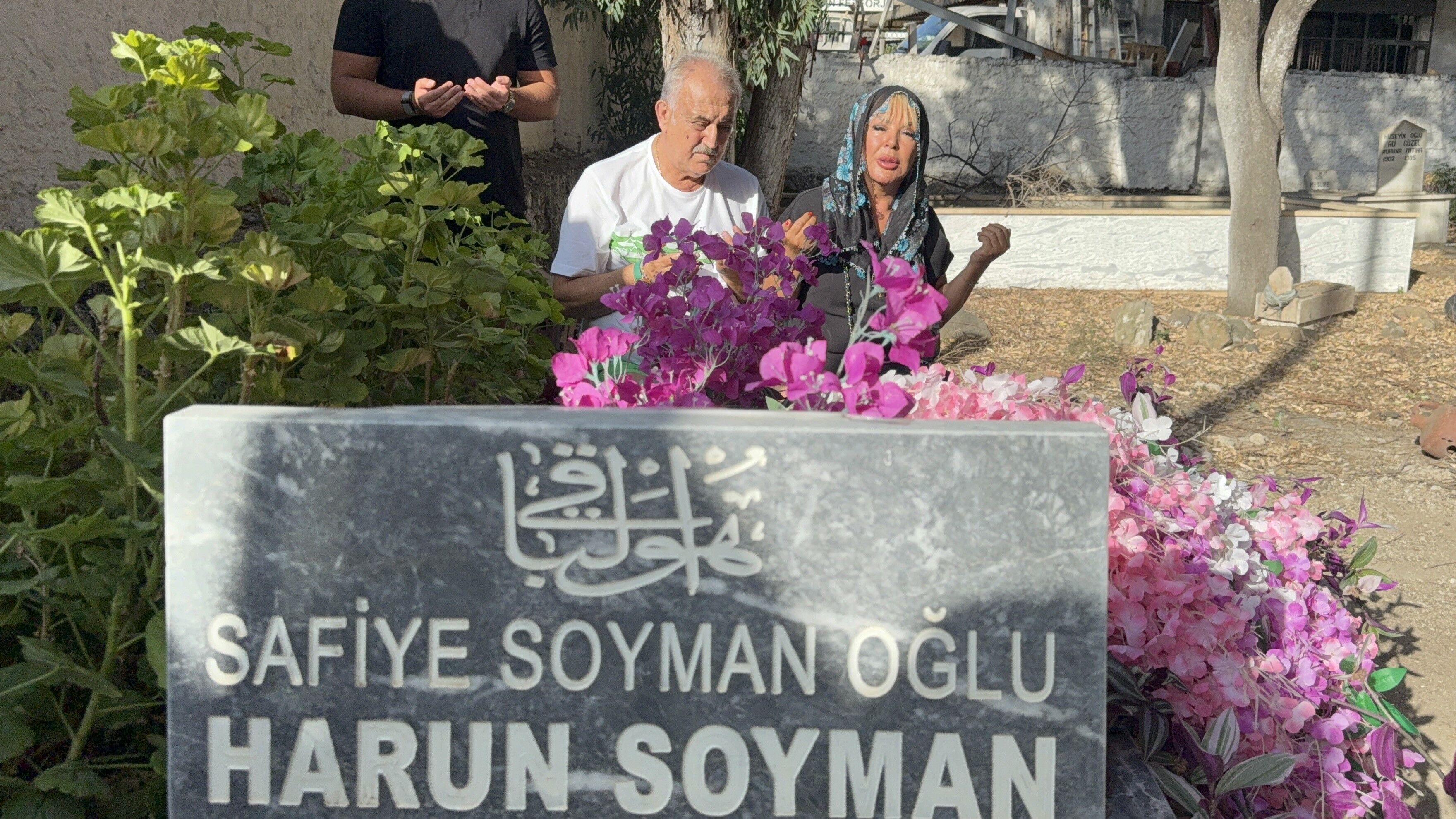 Safiye Soyman'dan Yürek Burkan Anma! Oğlu Harun'u Gözyaşlarıyla Andı (3)