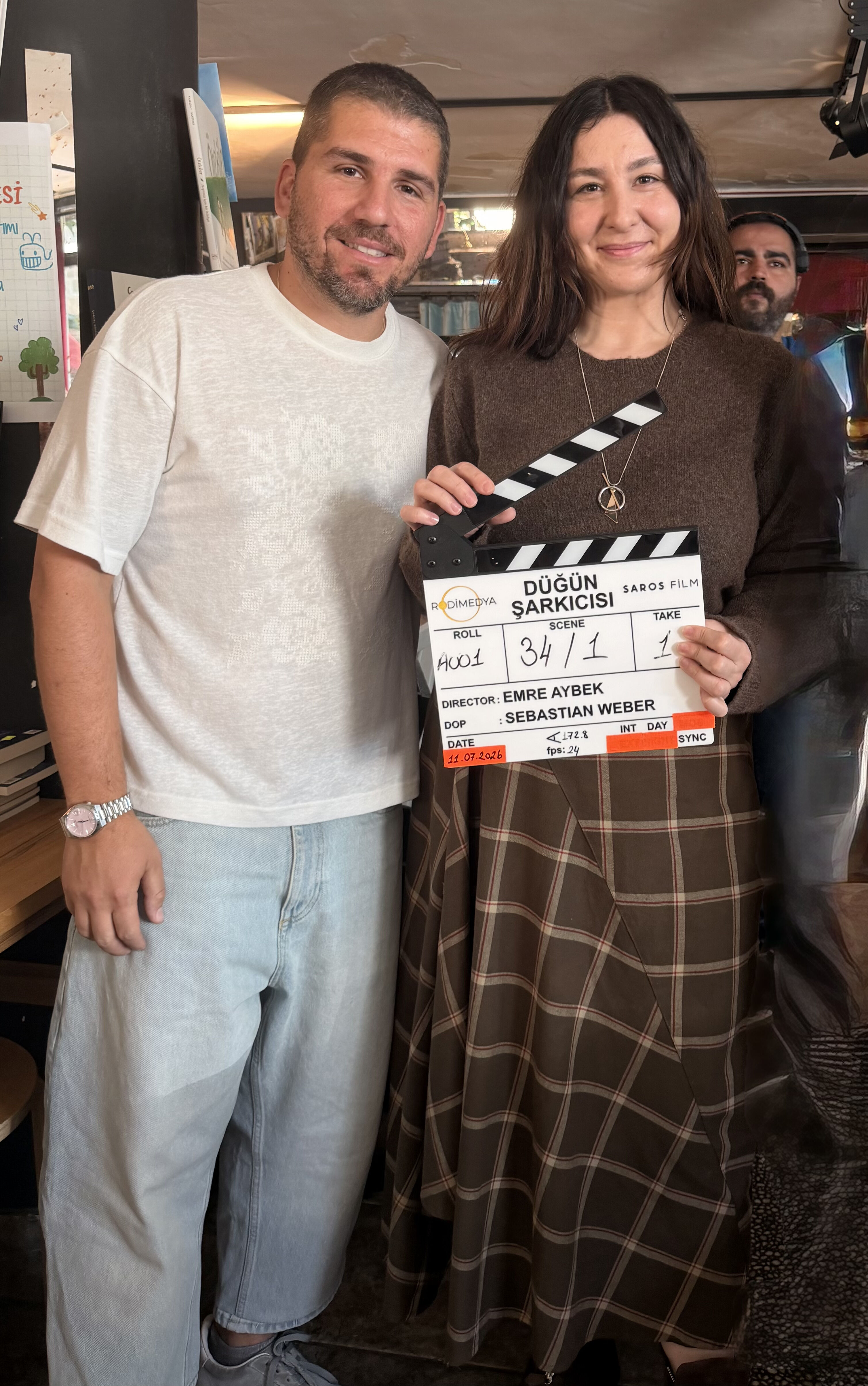 Yasemin Sakallıoğlu Sete Çıktı! Düğün Şarkıcısı Filminin Çekimleri Başladı