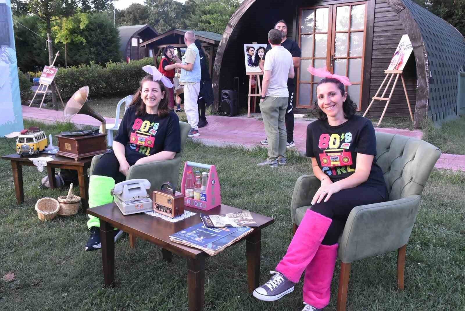 Pendik'te 80'ler rüzgarı esti! Nostalji dolu buluşma büyük ilgi gördü