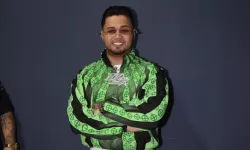 Lvbel C5’in Yeşil Eşofmanlı Konser Tarzı Sosyal Medyayı Salladı! “Karpuz” Benzetmeleri Yağdı