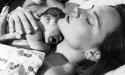 Oyuncu çift Başak Gümülcinelioğlu ile Çağrı Çıtanak Bebeklerine Kavuştu