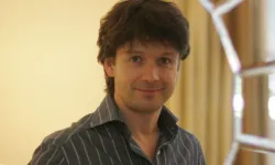 Asos’un Kurucusu Tayland’da Balkonundan Düşerek Hayatını Kaybetti!