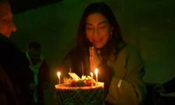 Eşref Rüya Setinde Demet Özdemir’e Sürpriz Doğum Günü Kutlaması