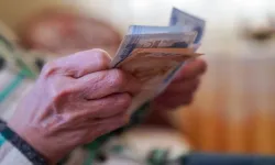 17 Milyon Emekli Bu Haberi Bekliyor! Milyonların Beklediği İkramiye Artışı Masada