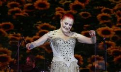 Candan Erçetin’den Bayram Gecesi Büyüleyen Performans