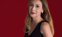 Çiğdem Çelik’ten dikkat çeken proje! “Mavi” yapay zeka klibiyle yayınlandı