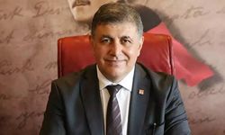 Cemil Tugay Kimdir, Kaç Yaşında ve Aslen Nereli? Dr. Cemil Tugay’ın Siyasi Kariyeri ve Mesleği