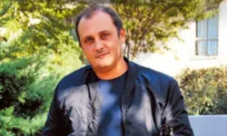 Emre Matraş Kimdir? Deri İmparatorluğunun Veliahtından Pop Şarkıcılığına Uzanan Hayatı