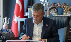 Ankara'da Yeni Parti Heyecanı: Özgür Özel Kuruluş Dilekçesini Teslim Etti