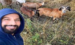 Tarkan ile Selfie Çektiren Şanslı Keçiler!