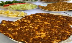 Türkiye 'de ilk kez 8 Çeşit Lahmacun İrfan Usta'da