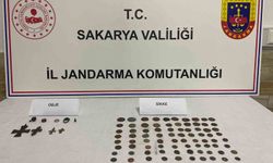 Sakarya Karasu'da Üstünde 91 Tari̇hi̇ Si̇kke ve Objeyle Yakalandı