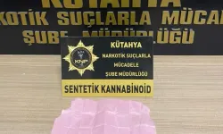 Kütahya'da Yakalanan İki̇ Fi̇rari̇ Uyuşturucu Satıcısından Bi̇ri̇ Tutuklandı