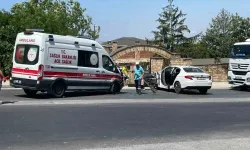 Büyükçekmece'de Ambulans Otomobi̇le Çarptı: 4 Yaralı