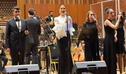 3 Aralık’ta Duygu Dolu Gece: Tuğba Özerk ve ‘Bizim Orkestra’ Birlikte Sahne Aldı