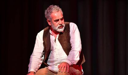 Kadıköy’de Tiyatro Şöleni! Yurdaer Okur’dan Unutulmaz Gösteri