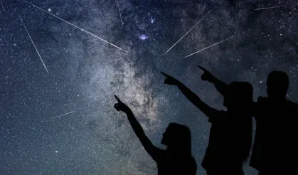 9 Eylül Gecesi Gökyüzü Işıl Işıl Olacak: Epsilon Perseid Meteor Yağmuru Heyecanı Başladı