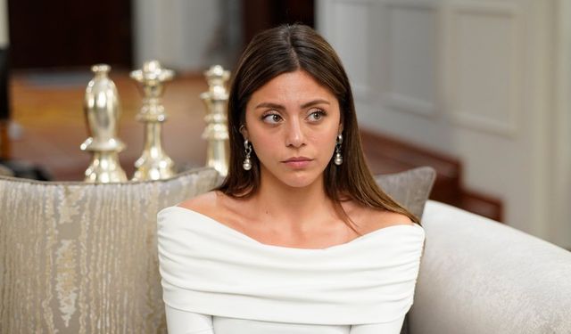 Sıla Türkoğlu İki Rol Arkadaşını Takipten Çıkardı