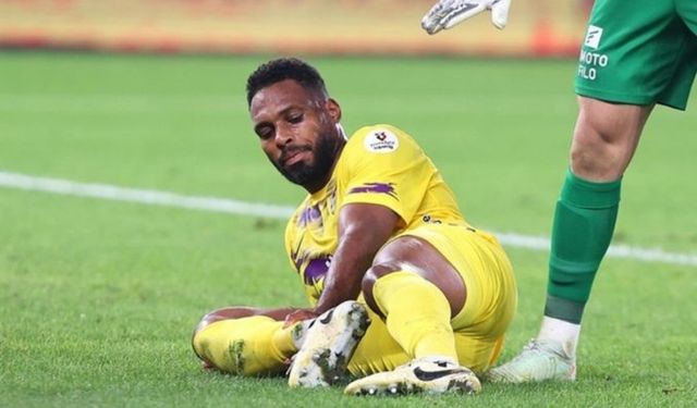 Eyüpspor’dan Luccas Claro’ya Üzücü Haber: Bağları Yırtıldı, Kırık ve Yarı Çıkık Tespit Edildi