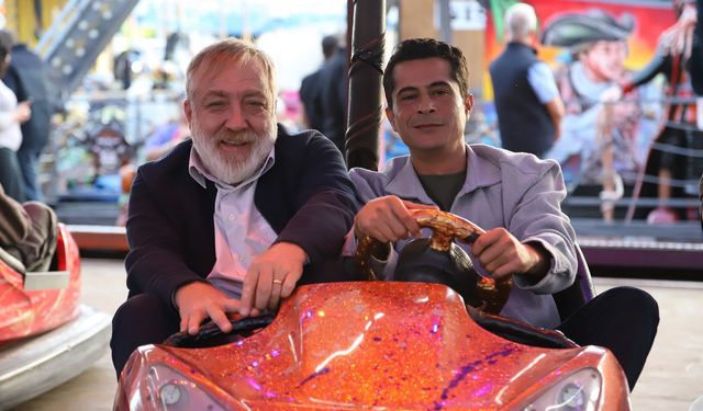 Cennetin Çocukları Setinde Eğlence Zirvede! Oyuncular Lunaparkta Çocukluğuna Döndü