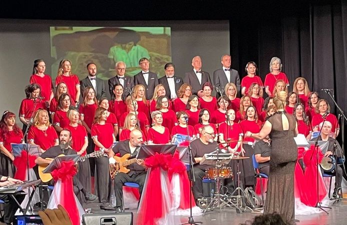 Beşiktaş’ta Öğretmenlerden Unutulmaz Konser: Yeşilçam Şarkılarıyla Zamanda Yolculuk