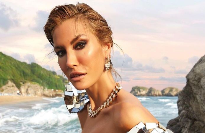 Ünlü İsimden Bodrum'da Gurur Gözyaşları: Şampiyonluk Kupası En Anlamlı Hediyeye Dönüştü