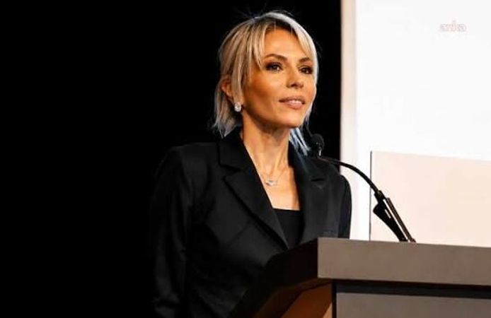 Londra’da Düzenlenen Dünya Barış Zirvesi’nde Türk İmzası: Derya Şahin Dikkat Çekti
