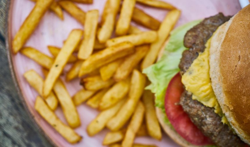 Dışarıda bu yiyecekleri sakın yemeyin!