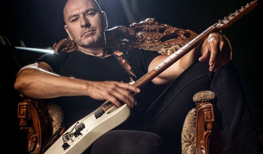 Demir Demirkan’dan “İki Yürek Bir Ömür”